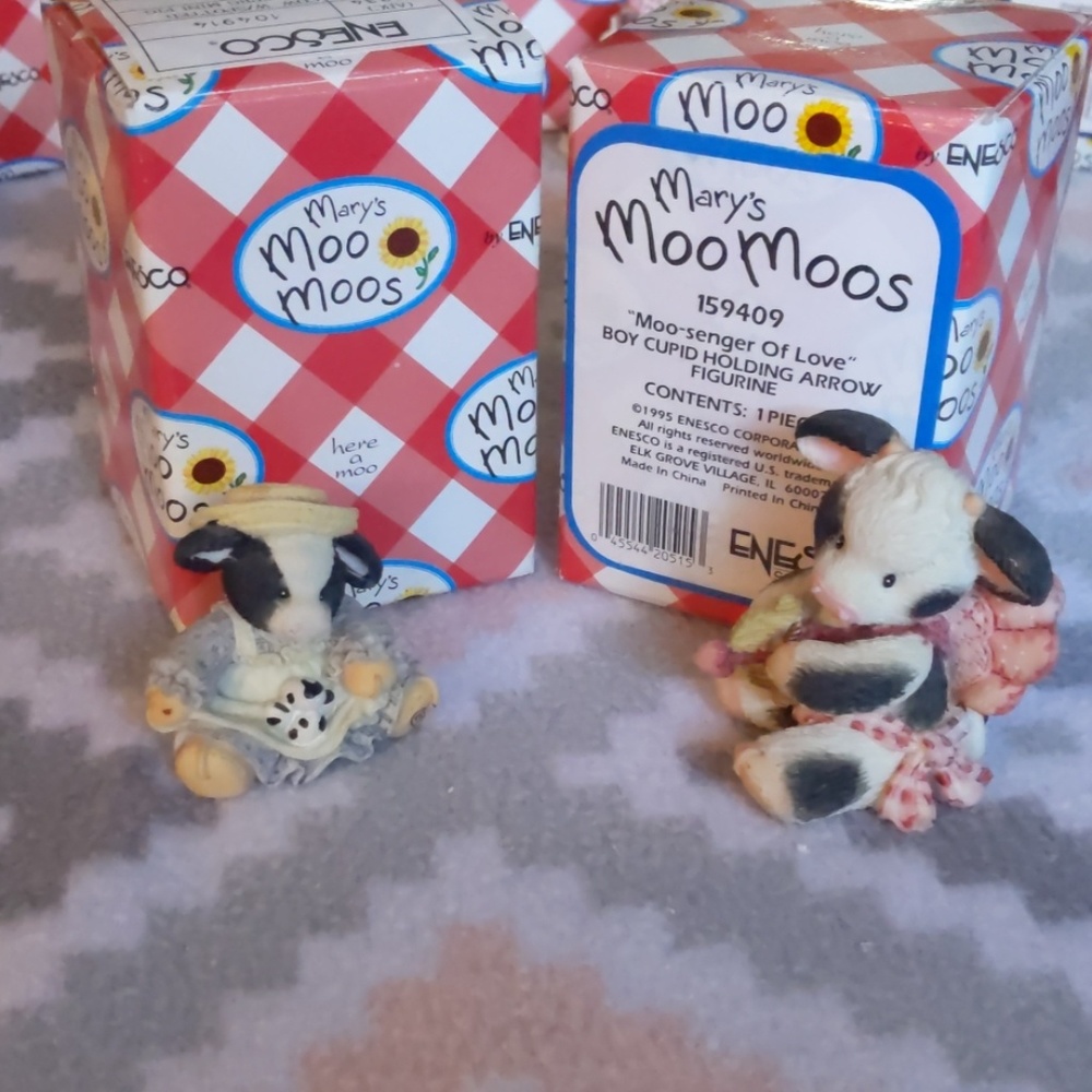 Set of 2 with the boxes Mary Moo Moos
